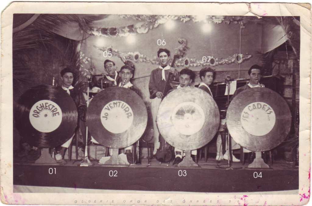 ORCHESTRE JO VENTURA PLACE HOCHE A ORAN 1945.JPG